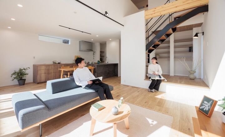 ノークホームズ株式会社　開放的ながらもプライベートを守るシンプルモダンな暮らし