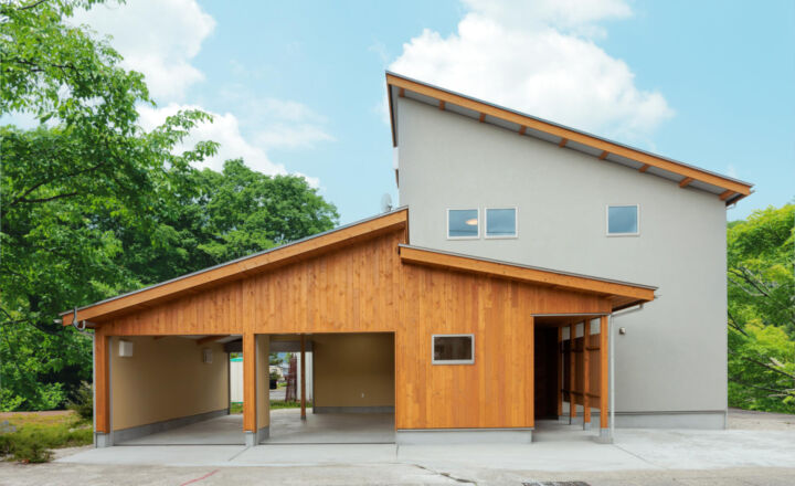 株式会社 木の家工房 松谷建築　【長期優良住宅】お城の見えるリビングと趣味のガレージがある木の家