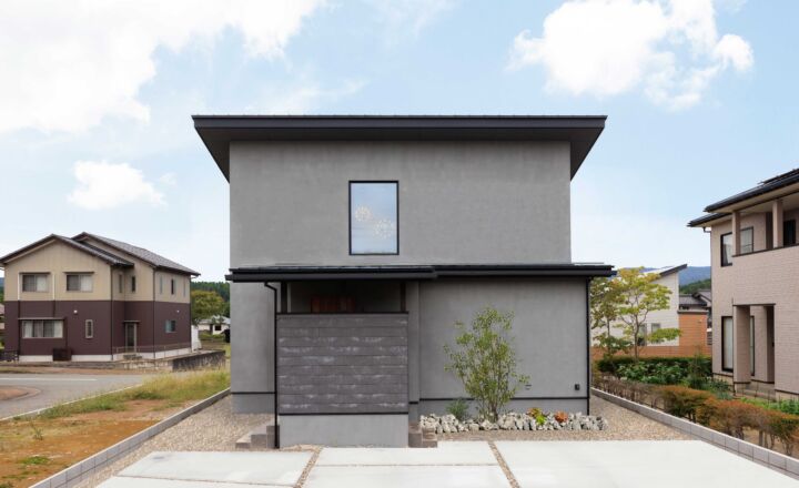 生活感ゼロの未来型ハウス！ キッチンから広がる、ホテルライクな家
